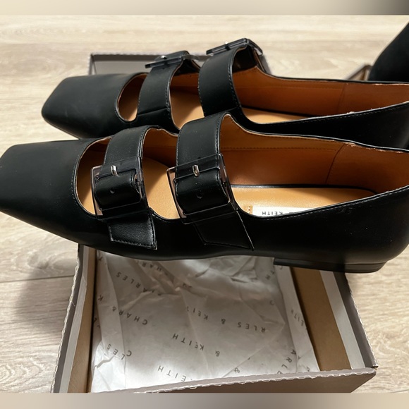 Black flat shoes - Picture 2 of 4